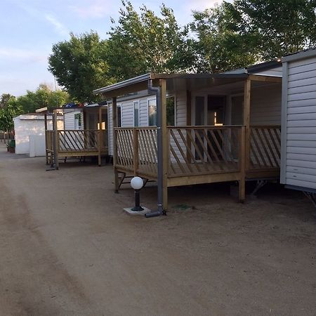 Camping El Camell 皮内达德马尔 外观 照片